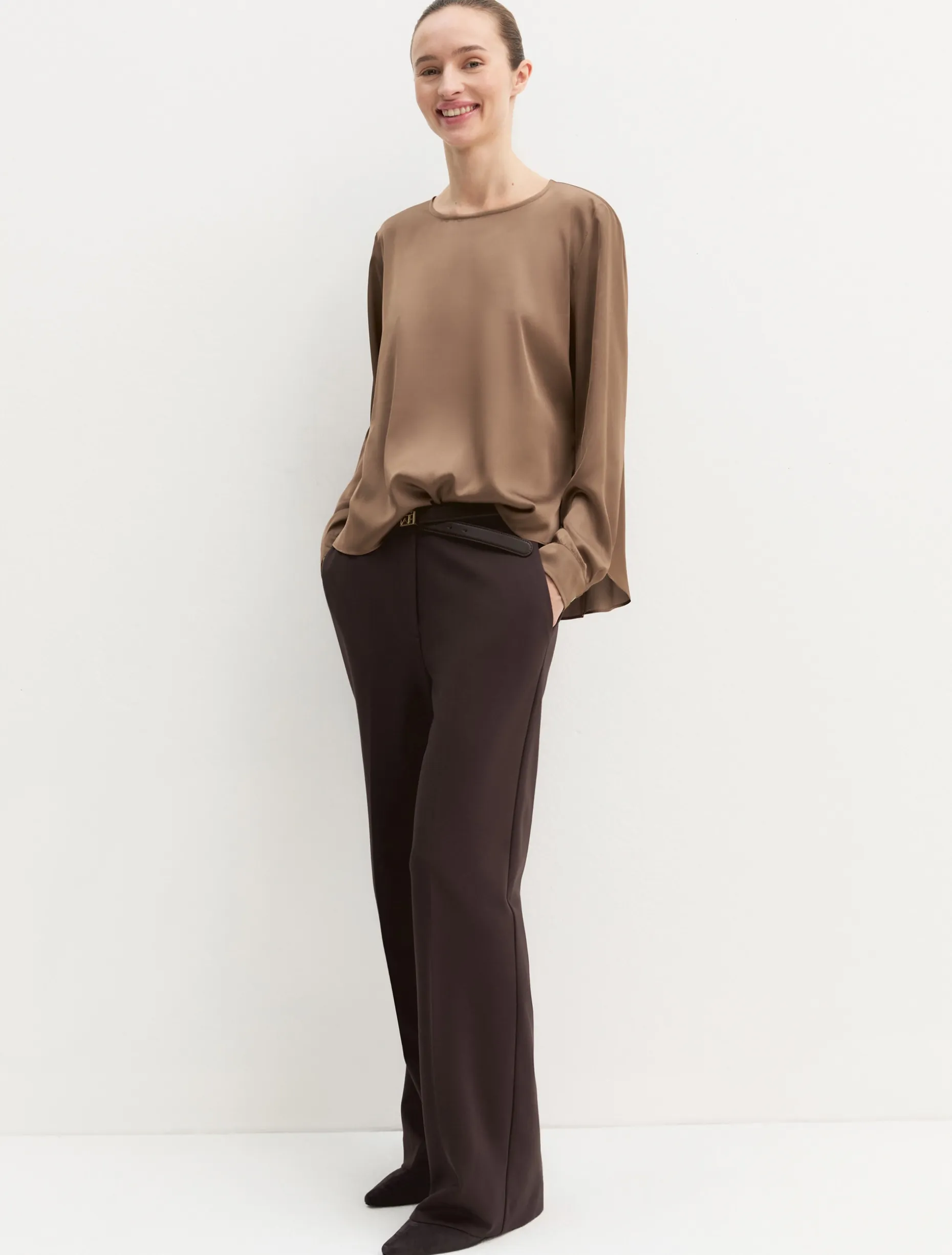 Blusa in raso stretch - TORTORA