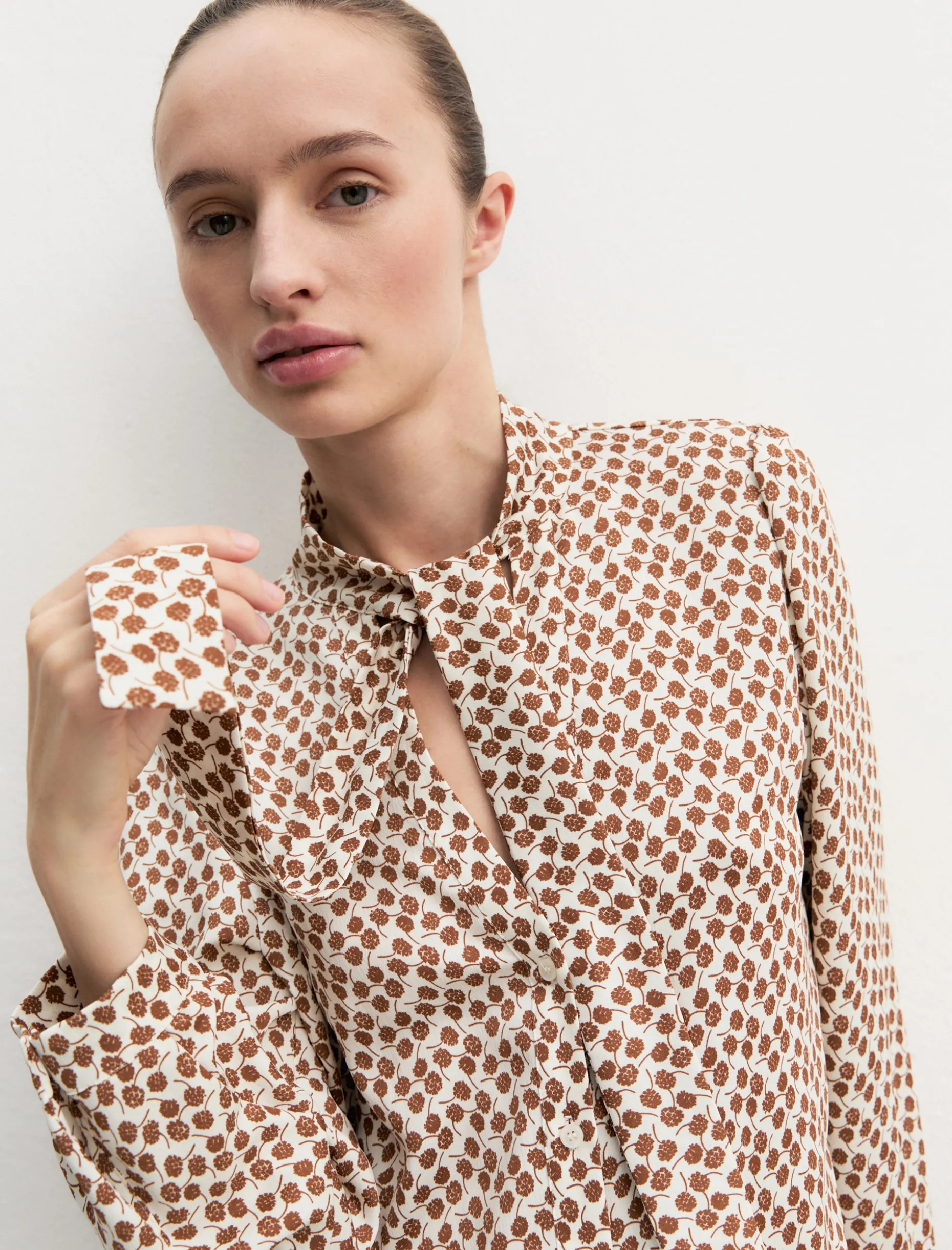 Camicia in crêpe con sciarpina - AVORIO