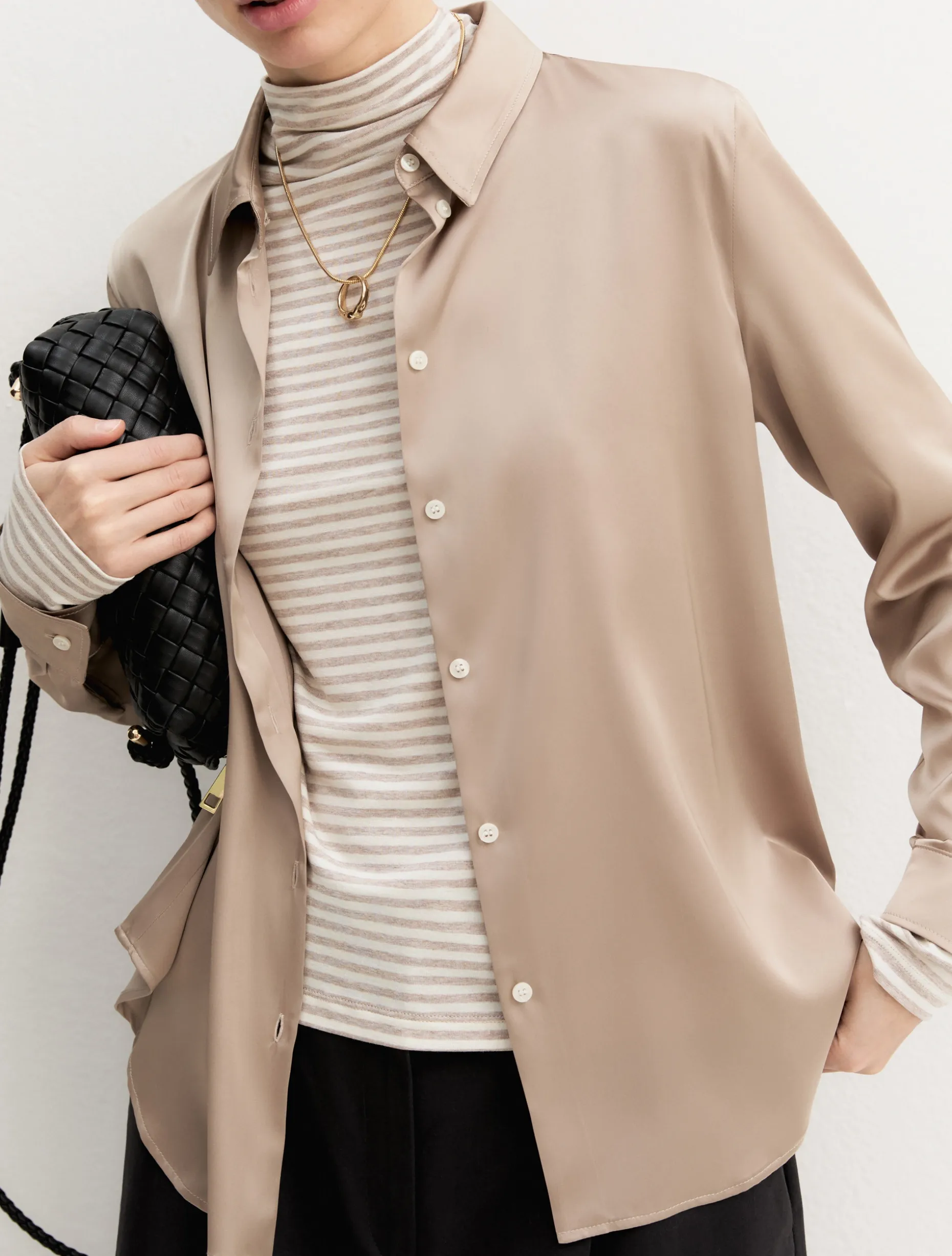Camicia in raso stretch - ALMOND