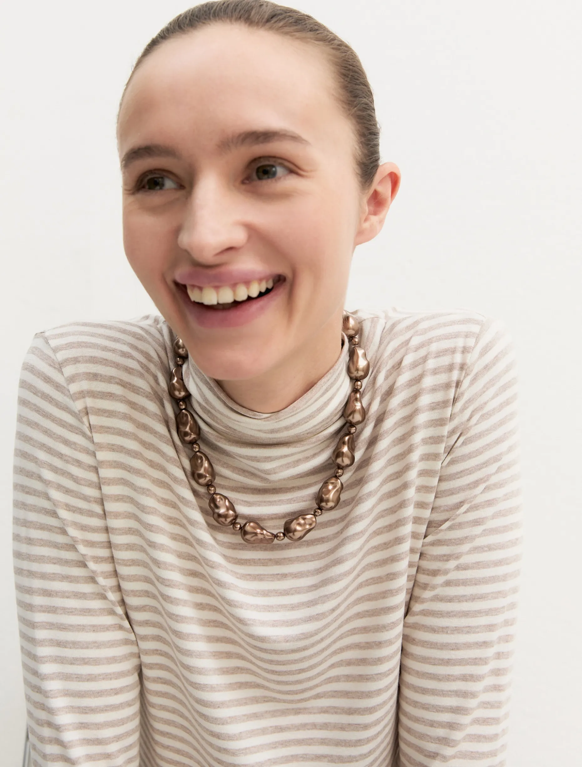 Collana girocollo con perle bijoux - BRONZO