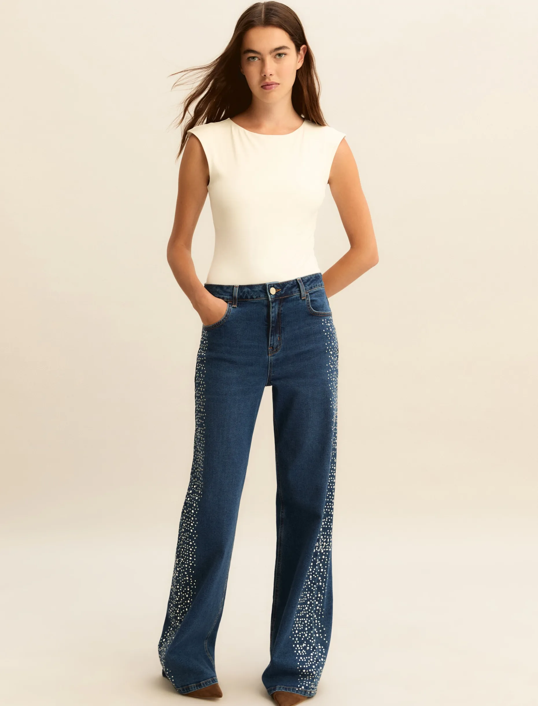 Denim wide leg con cristalli e borchie - BLU