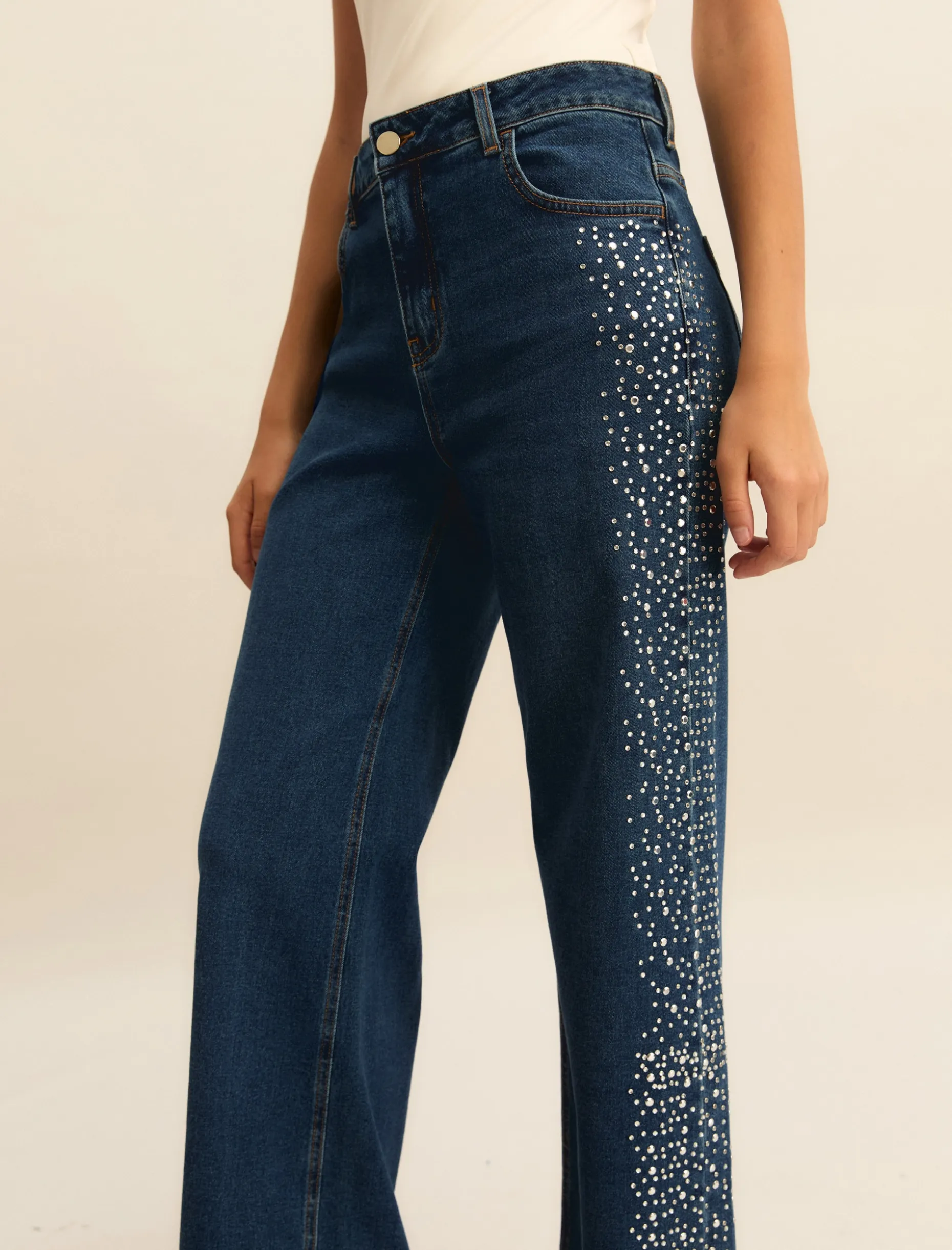 Denim wide leg con cristalli e borchie - BLU