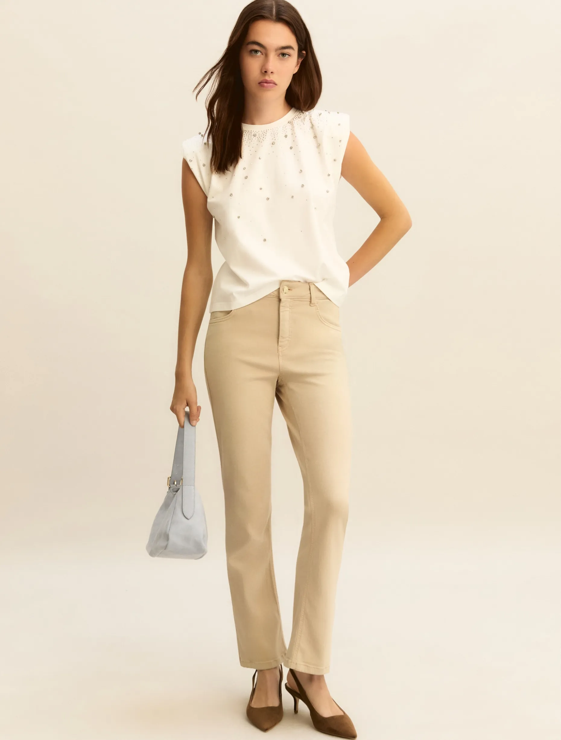 T-shirt smanicata con cristalli - BIANCO